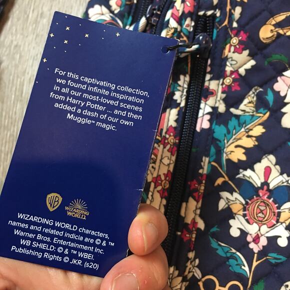 NWT Vera Bradley x Harry Potter Sling Backpack  home to hogwarts - Picture 5 of 9